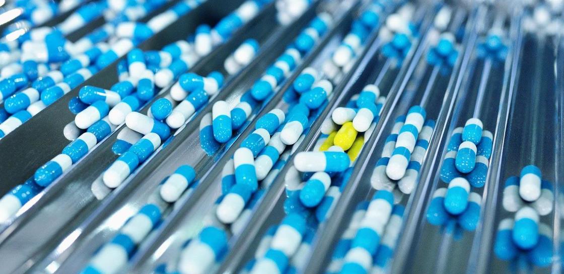 Capacity Counting And Filling Machine with Capacity 10-120 Bottle/minute Machine Weight kg 320