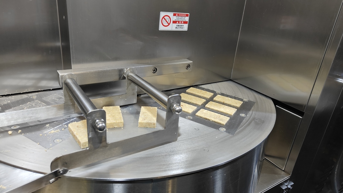 ZPW4 Biscuit Press Machine Rotary Tablet Press with 3840PC/H Capacity 2000kg Weight and 1240*920*1710mm Dimensions