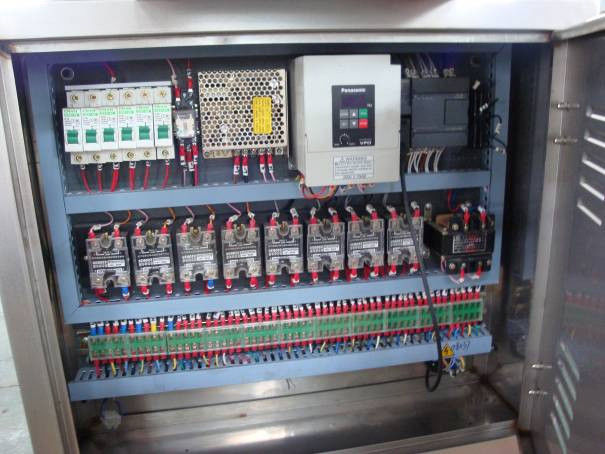 PLC Single Row Pillow Bag Type Tablet Packing Machine