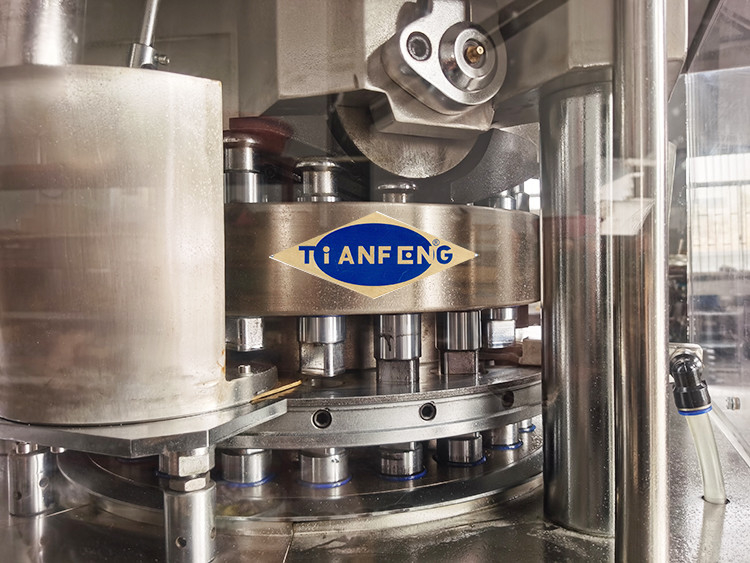 100 KN 3 Layer Tablet Compression Machine Rotary Type 21500 Pieces/Hour