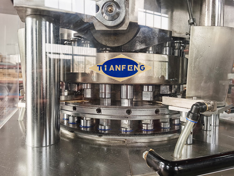 High Speed Industrial Rotary Compression Press Machine For Tablet Powder 7.5 KW